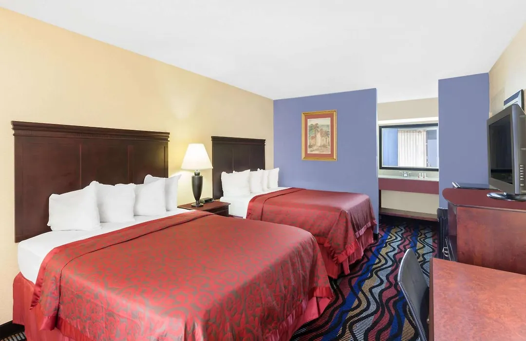 Days Inn By Wyndham Uvalde-1